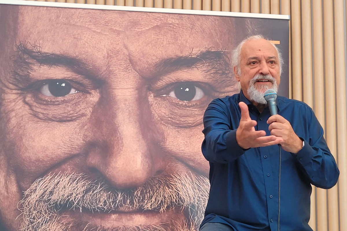 La spinta a capire questa enorme danza – “Tutto” Eugenio Finardi